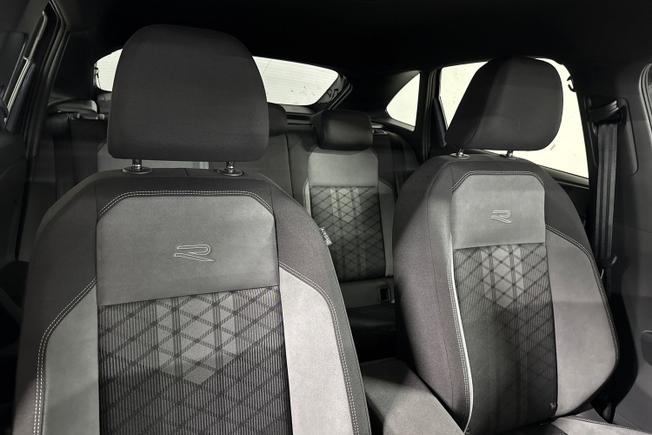 VOLKSWAGEN Taigo Photo 25