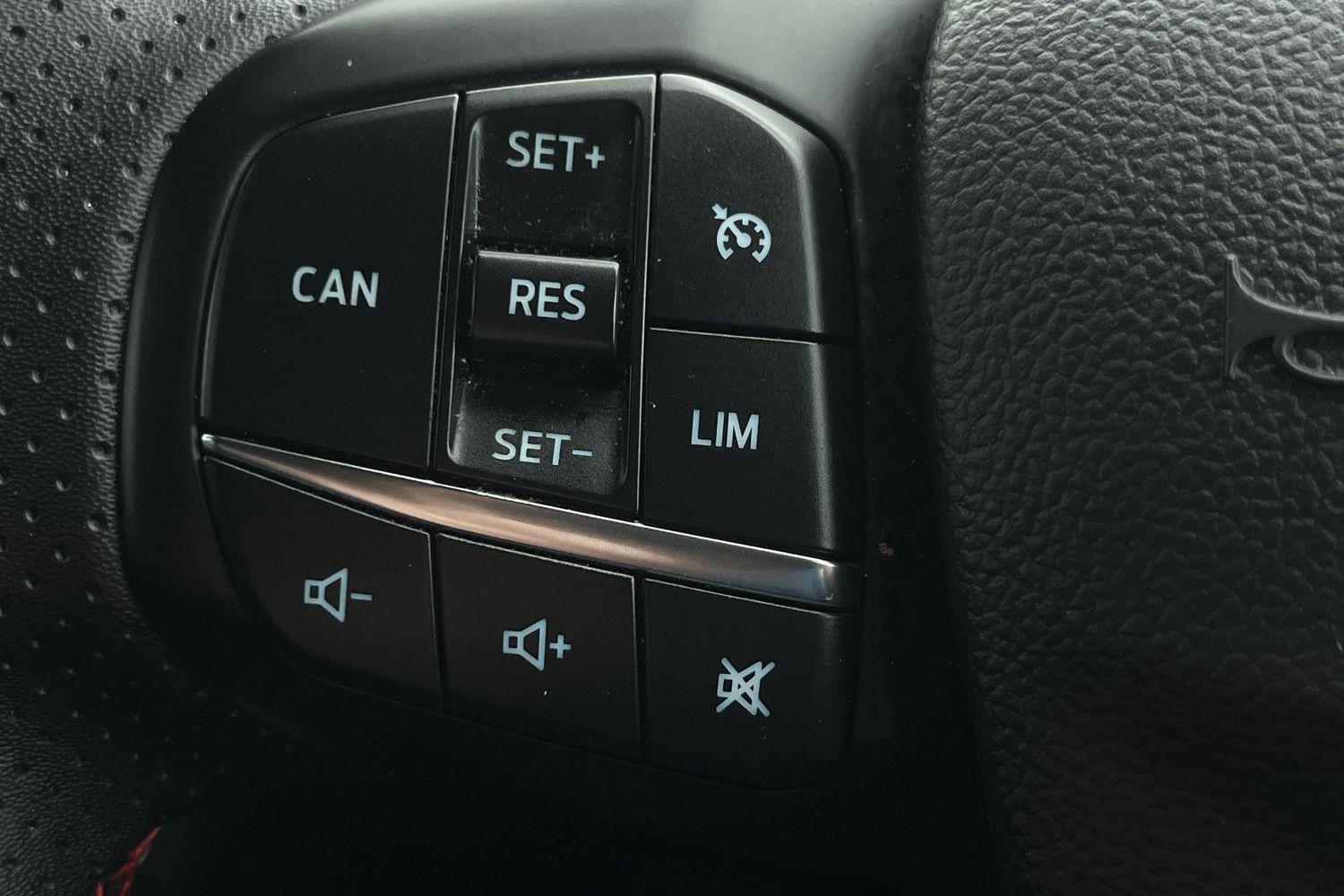 Ford FOCUS Photo 24