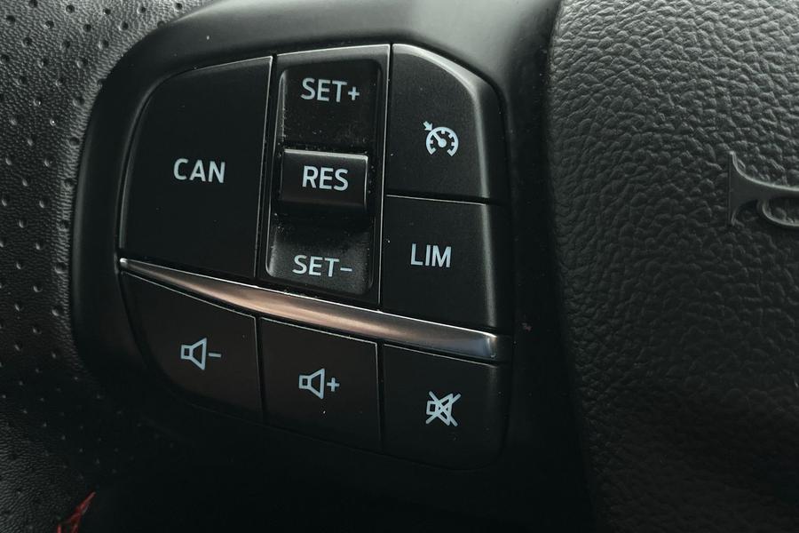 Ford FOCUS Photo autoimg-71abd28714ba6df597423ac68ab5fa2d6d586608.jpg