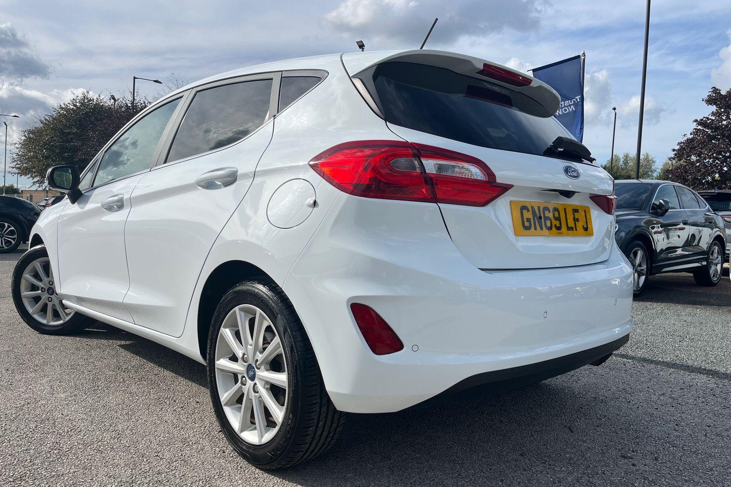 Ford Fiesta Photo 37