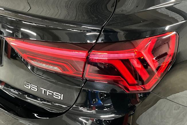 AUDI Q3 Photo 18