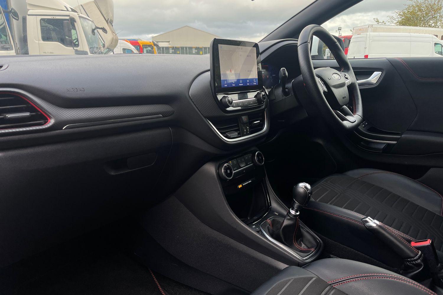 Ford PUMA Photo 17