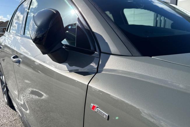 Audi Q3 Photo 21