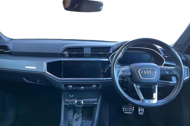 AUDI Q3 Photo 11