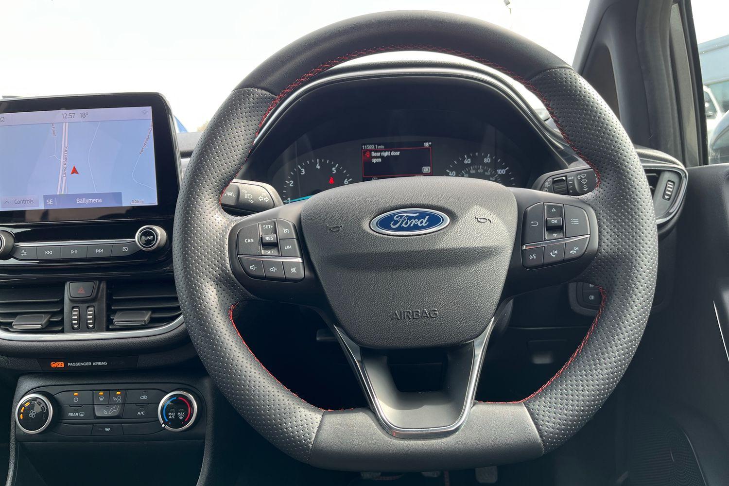 Ford FIESTA Photo 11