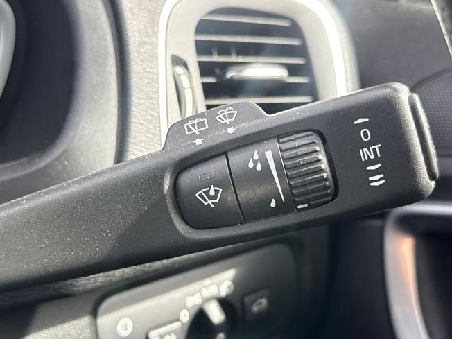 VOLVO V40 Photo 28