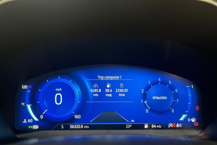 Ford KUGA Photo autoimg-71bed6f4d5b45903cc49db2d2326e5e41e56ccde.jpg