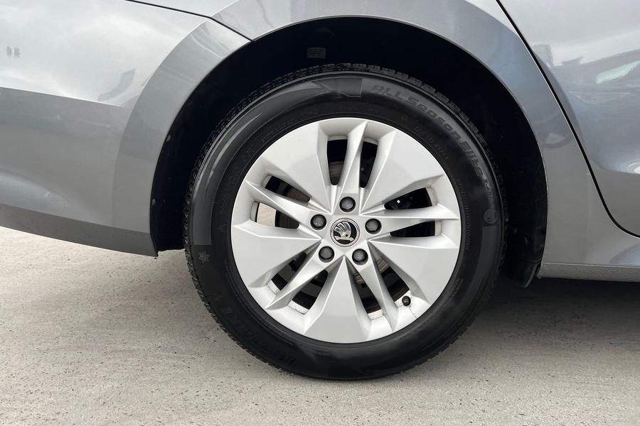 Skoda OCTAVIA Photo autoimg-71c03cd035a2fd790e460113dfc882d5b648e5fb.jpg