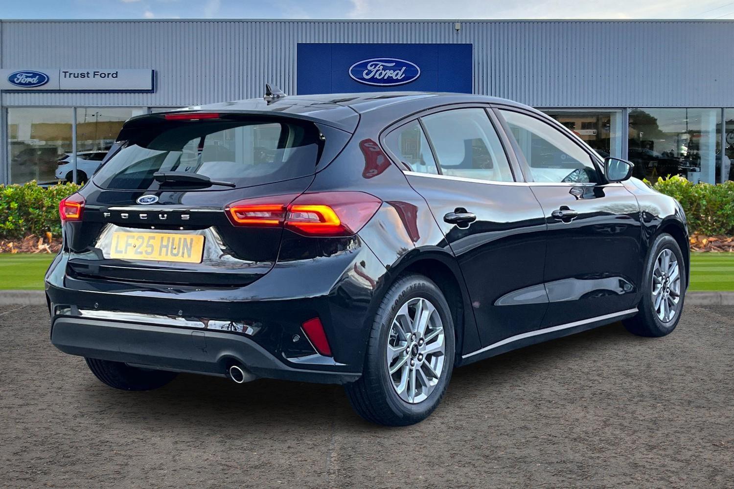 Ford Focus Photo 3