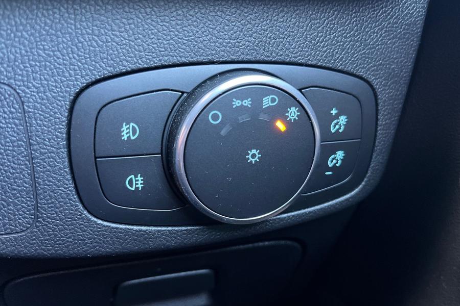 Ford Focus Photo autoimg-71c965045d9f8936c0ad22f60fc8a34d949ac6e2.jpg