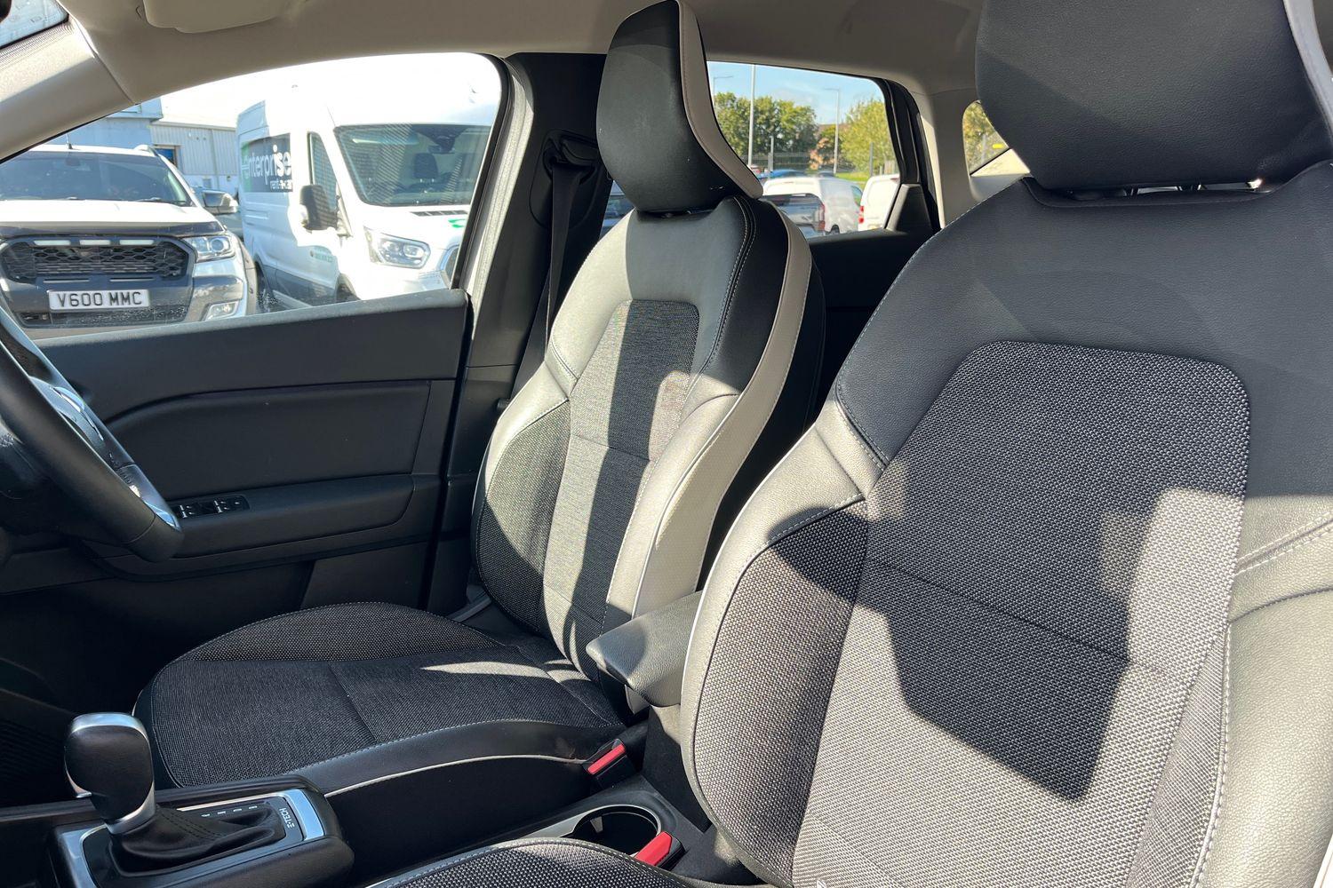 Renault CAPTUR Photo 18