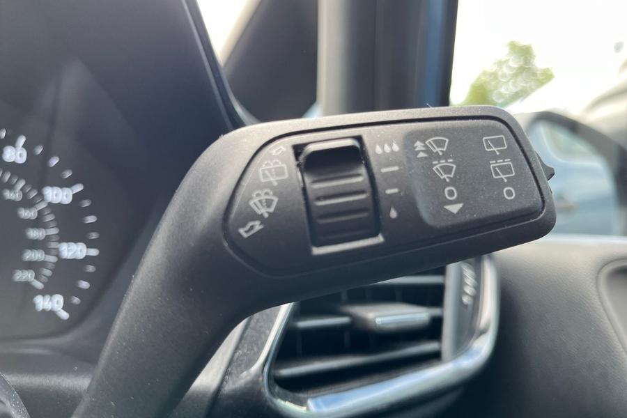 Ford FIESTA Photo autoimg-71ce2be84034f229f0b435ed4989be3133b3227c.jpg