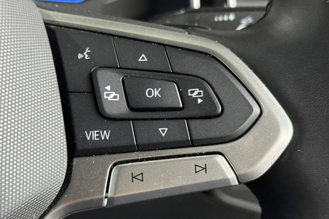VOLKSWAGEN Taigo Photo 17