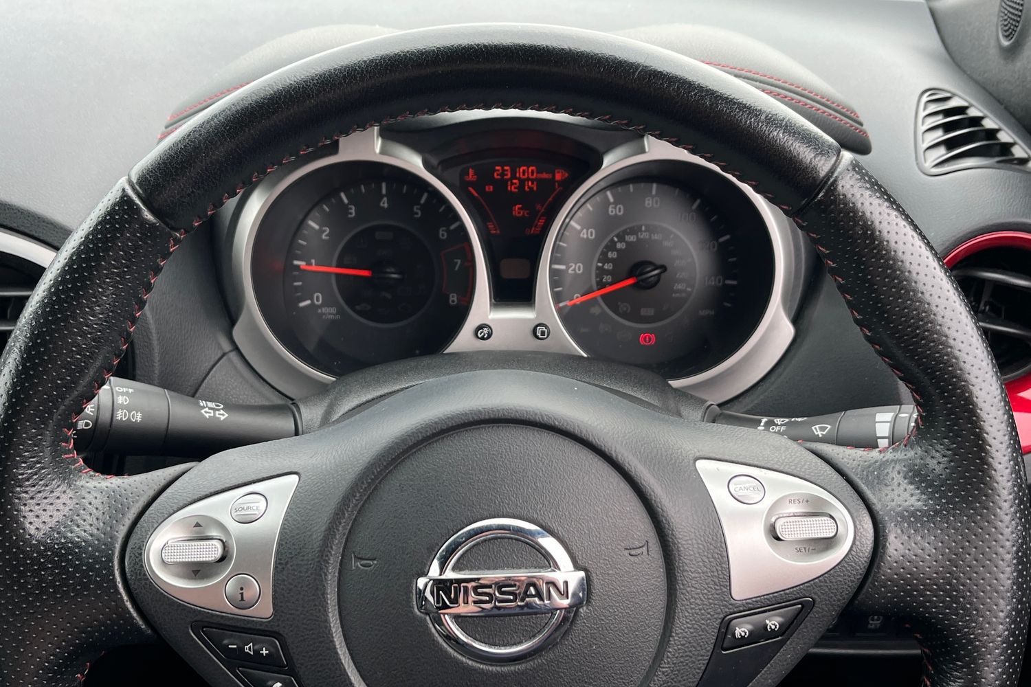 Nissan JUKE Photo 11