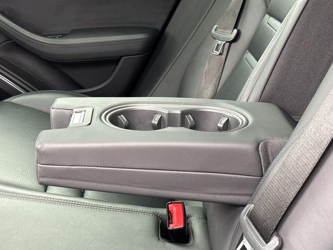 PORSCHE Panamera Photo 46