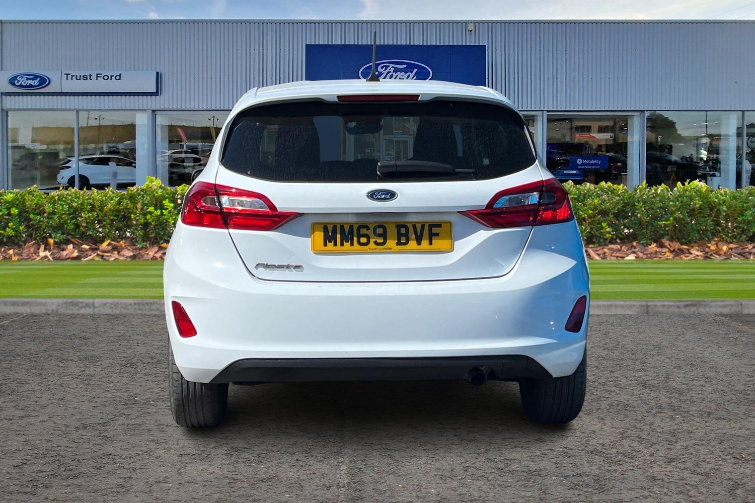 Ford FIESTA Photo 6