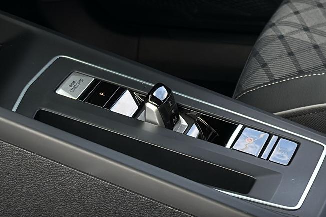 VOLKSWAGEN Golf Photo 44