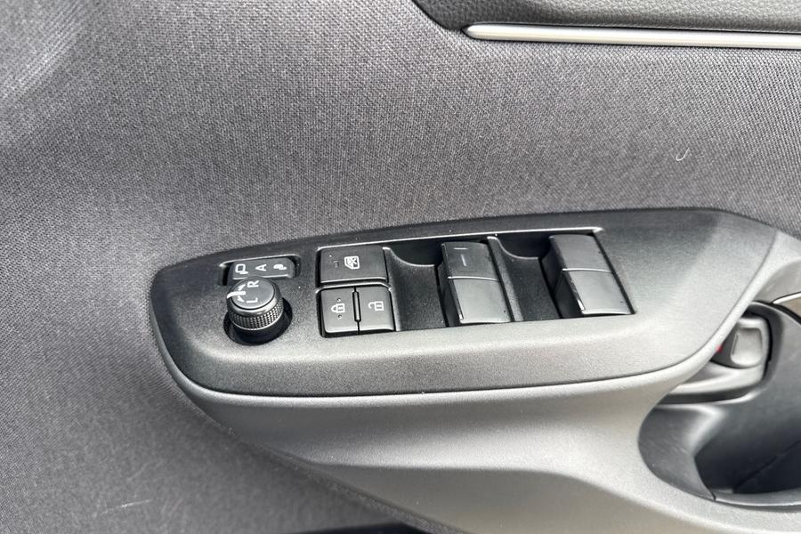 Toyota YARIS CROSS Photo autoimg-71db63919ac9df4c65c170f1985e2b20d5540518.jpg