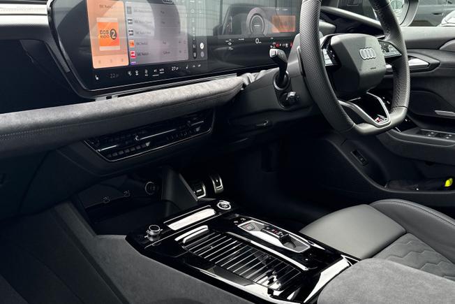 AUDI A6 Photo 25