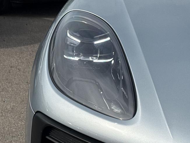 PORSCHE Macan Photo 19