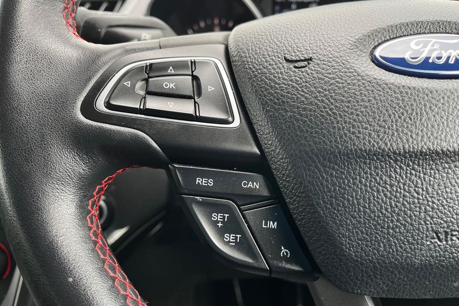 Ford KUGA Photo autoimg-71def6e94003a0e69a9568b23c9f7d956442bab7.jpg