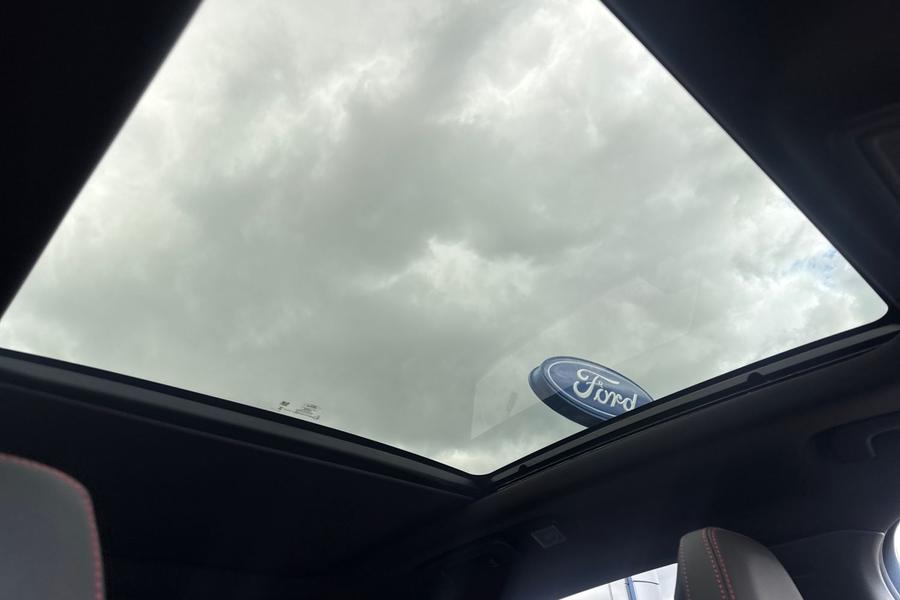 Ford KUGA Photo autoimg-71e5502997681b83cb54bd6dd4c31df64ac53fe1.jpg