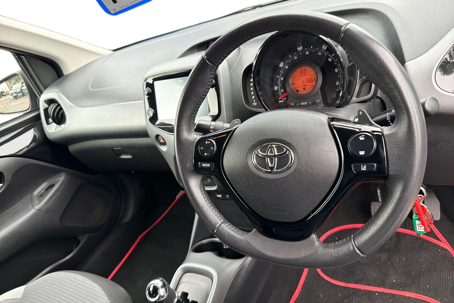 Toyota AYGO Photo 9