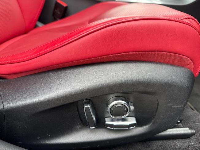 JAGUAR I-Pace Photo 28
