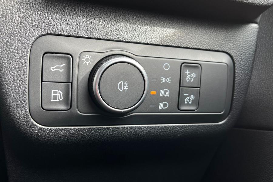 Ford Kuga Photo autoimg-71f0f3019bd8c1dd0f0296e2fe7cde0c920c8e1e.jpg