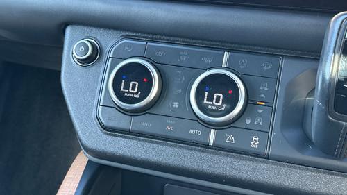 Land Rover Defender Photo autoimg-71f81801fc01a73896aab8a61cf89c64782811d1.jpg