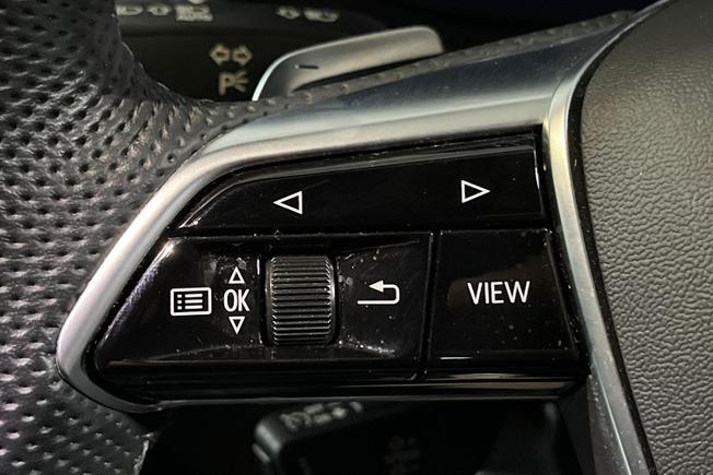 AUDI A6 Avant Photo 16