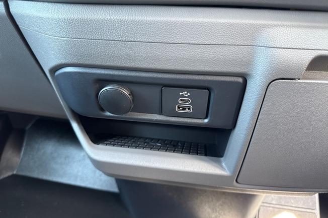 VOLKSWAGEN Transporter Photo 43