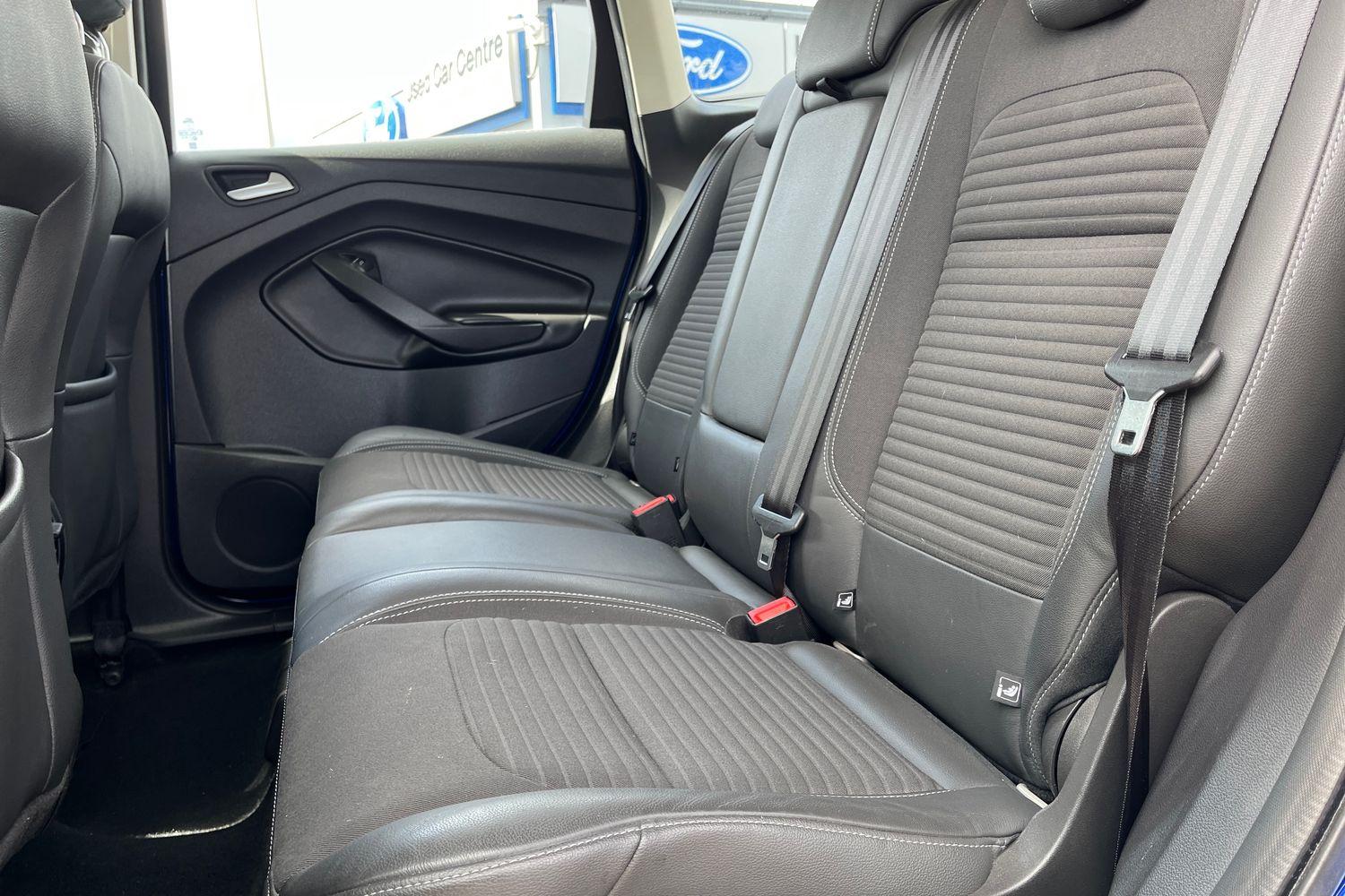 Ford KUGA Photo 19