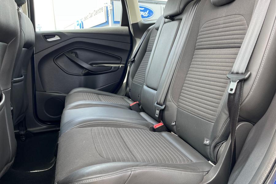 Ford KUGA Photo autoimg-71f94f11bf61a08e23793ae0d97d74b0a5cfce79.jpg