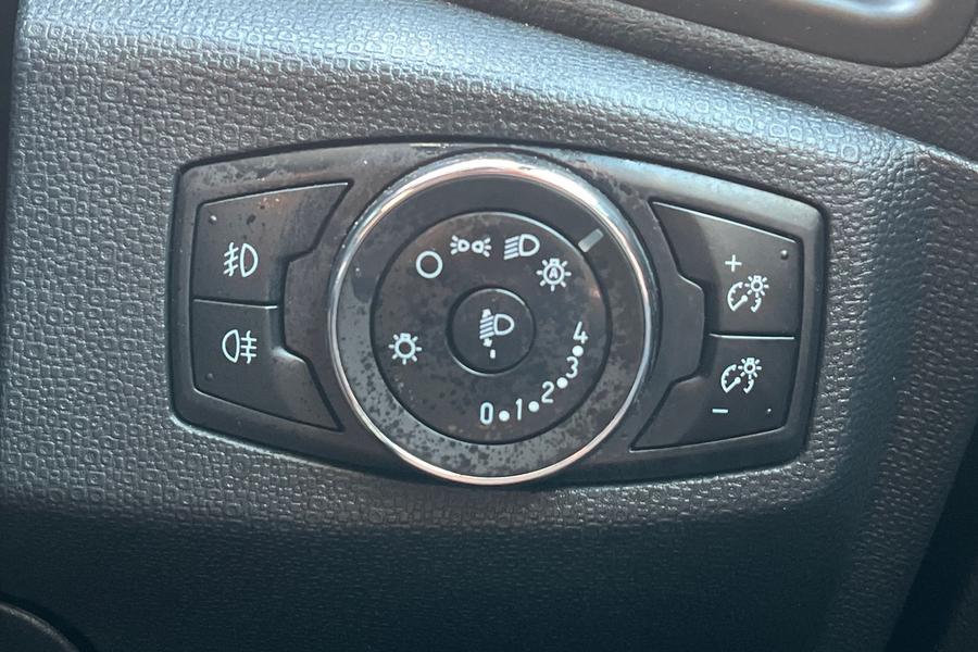 Ford ECOSPORT Photo autoimg-71fc691be94600f3a4b64d2e12d9632eccd96f30.jpg