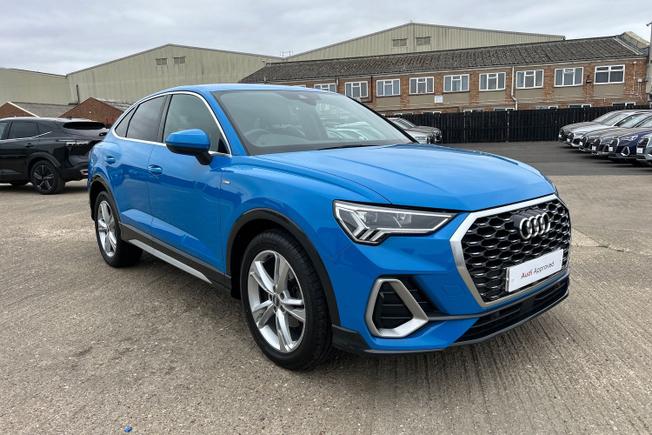 Audi Q3 Photo 21