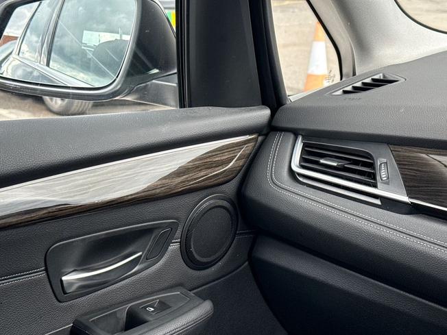 BMW 2 Series Active Tourer Photo 39