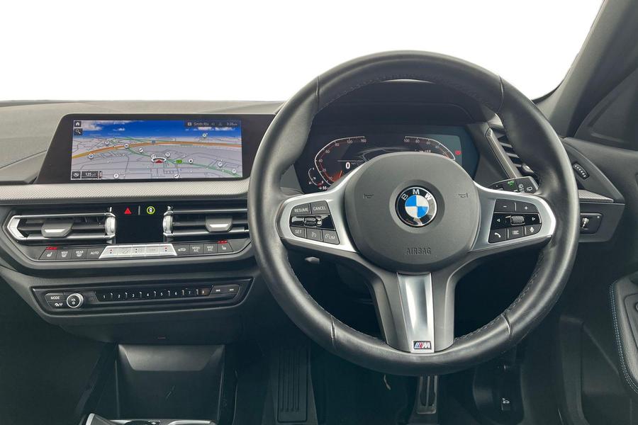 BMW 1 Series Photo autoimg-720711e69daa91e11f49ec98ee7279745b6ea34c.jpg