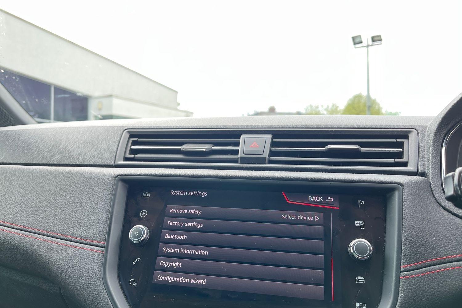 SEAT ARONA Photo 35