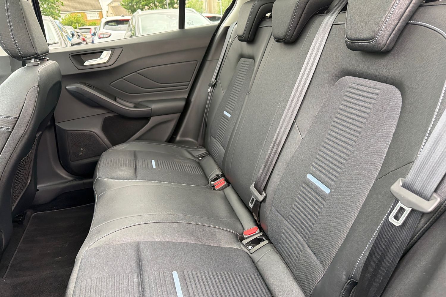 Ford FOCUS Photo 19