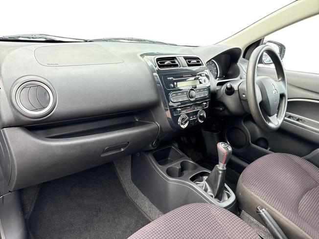 MITSUBISHI Mirage Photo 2
