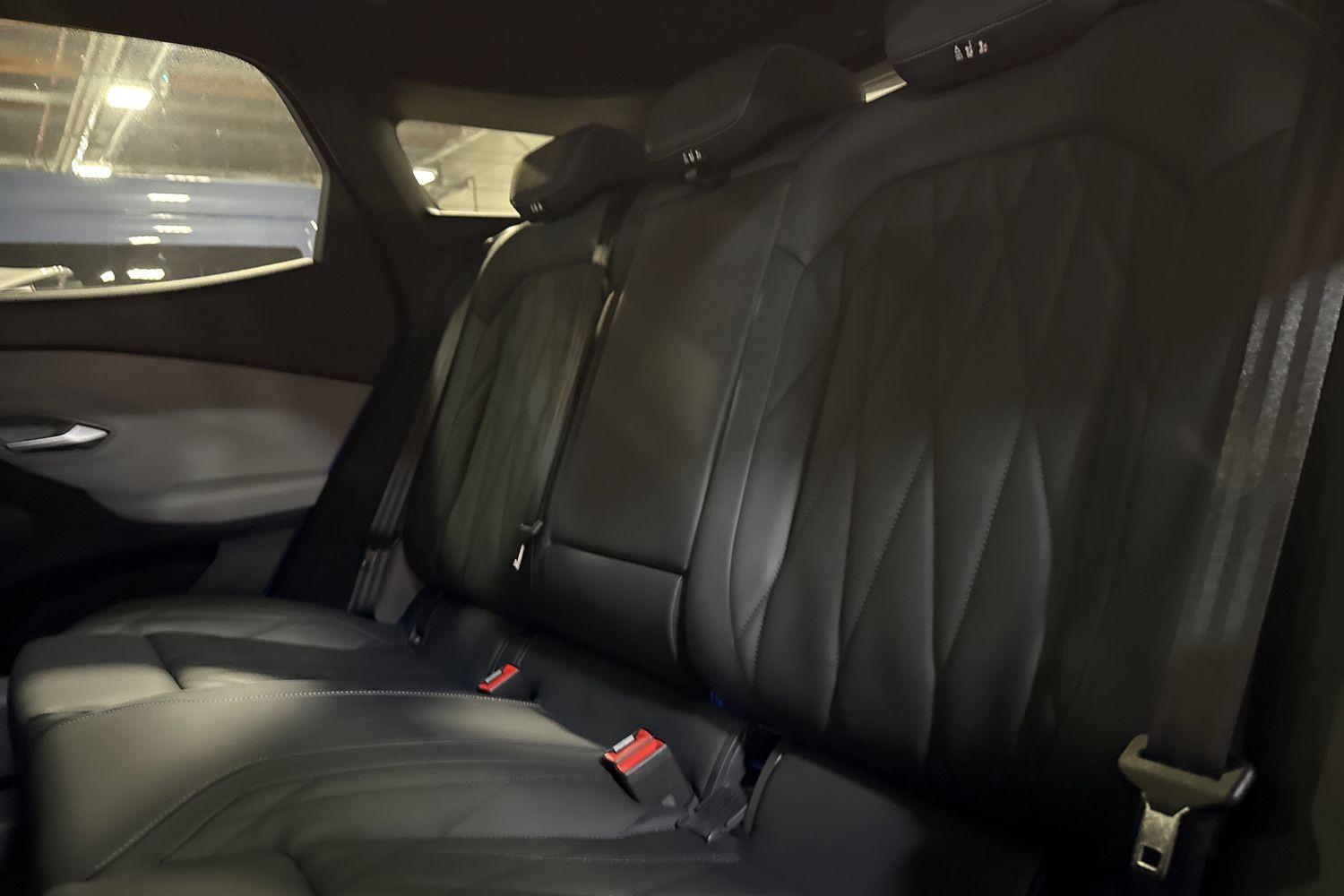 Ford Explorer Photo 19