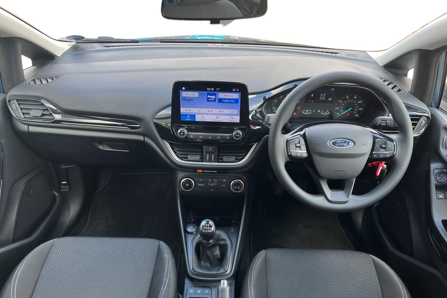 Ford FIESTA Photo 9