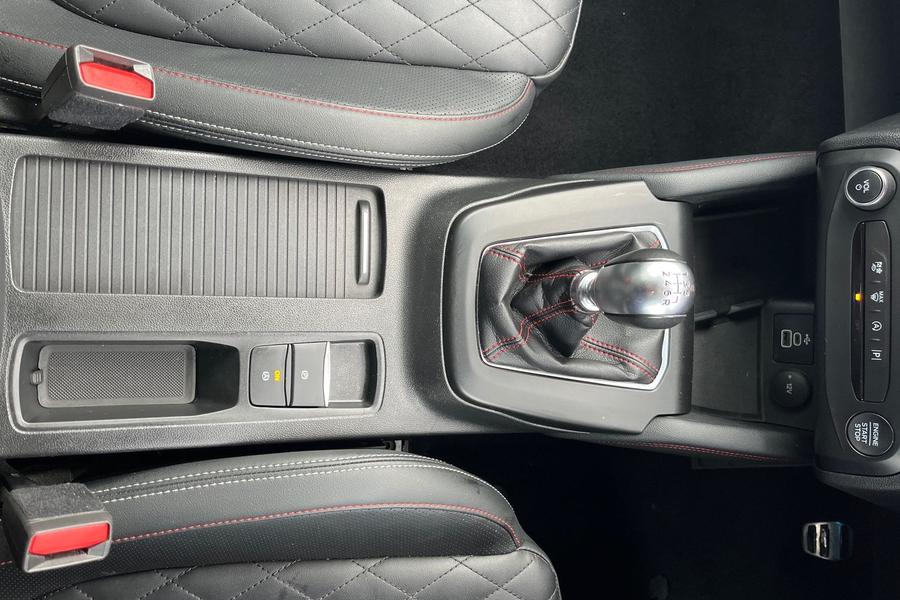 Ford FOCUS Photo autoimg-721373345b572e5ea55e0536c665f5247b72e106.jpg