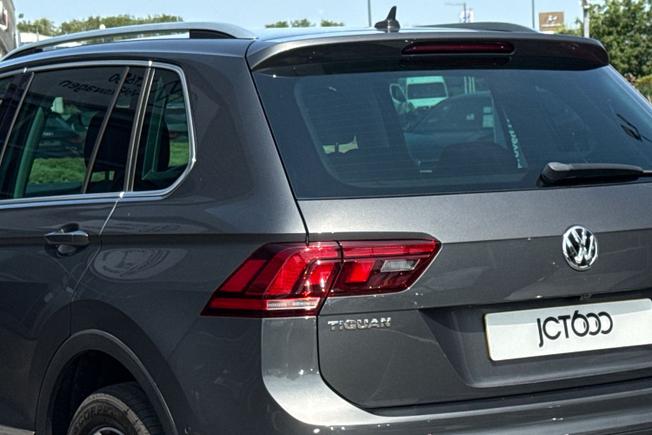 VOLKSWAGEN Tiguan Photo 50