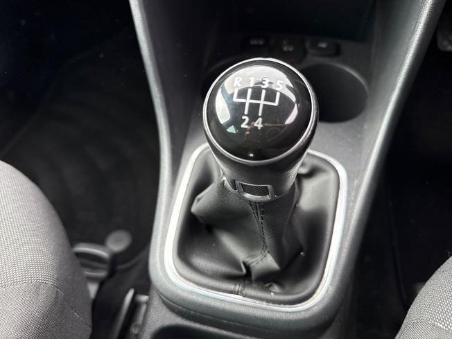 VOLKSWAGEN Polo Photo 30