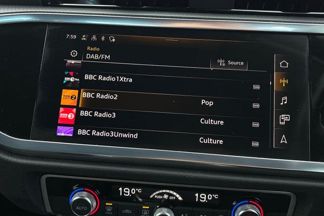 AUDI Q3 Photo 26