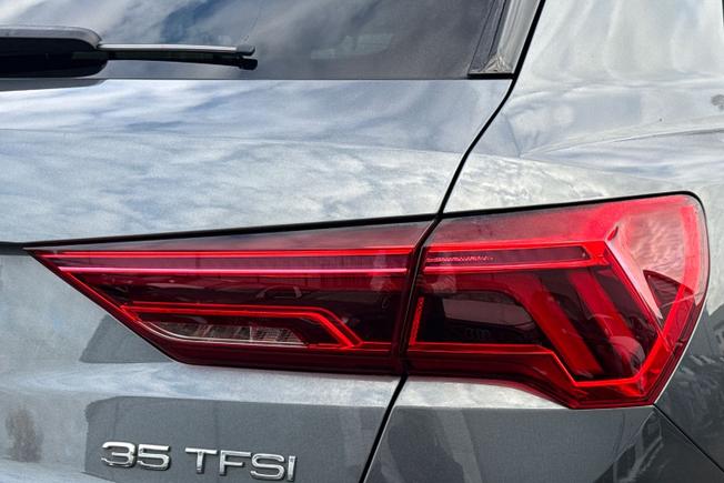 AUDI Q3 Photo 19