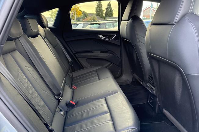 AUDI Q4 e-tron Photo 45