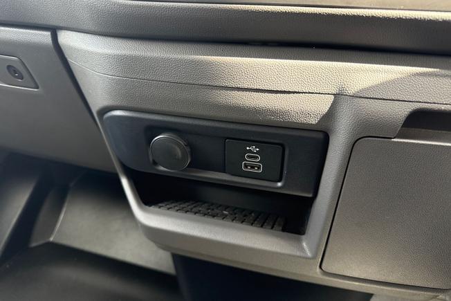 VOLKSWAGEN Transporter Photo 49